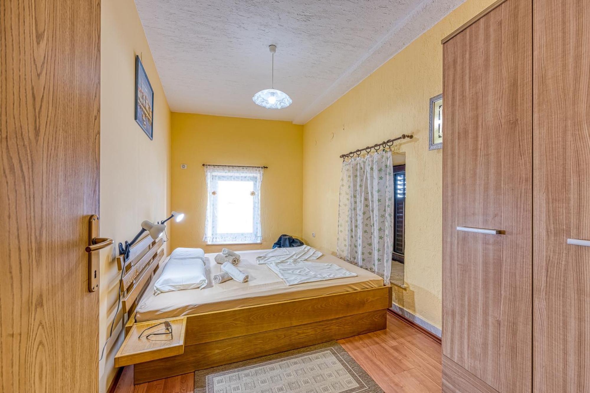 Apartments Cindric Селце Экстерьер фото