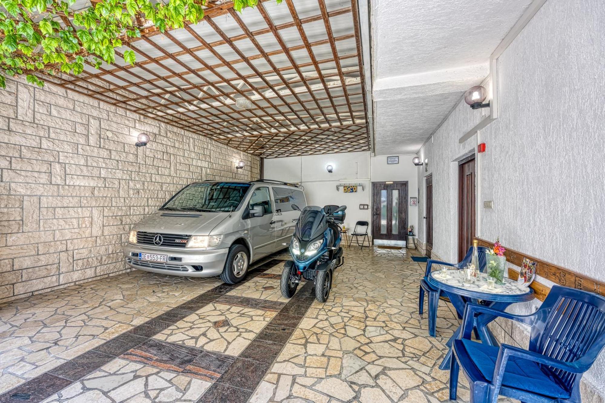 Apartments Cindric Селце Экстерьер фото
